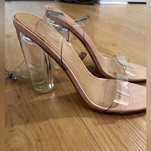 Transparent High-Heels 💕👠